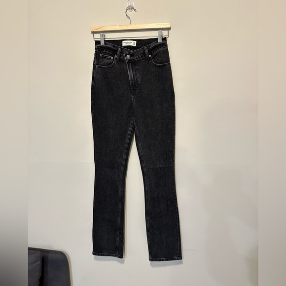 Abercrombie Ultra High Rise 90s Slim Straight Jean Crossover Waist - Black 24 - Picture 2 of 12
